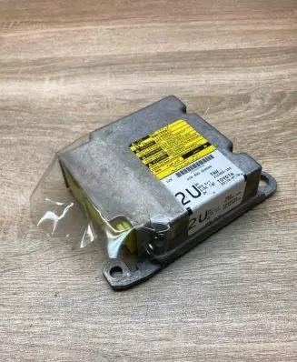 Toyota Avensis T250 Airbag control unit/module 8917005190 215955104