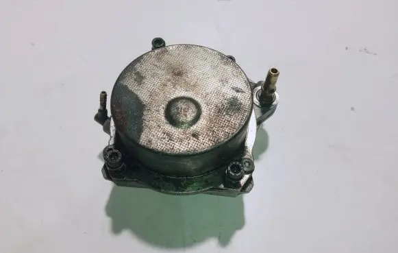 Opel Insignia A Vacuum pump