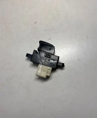 Nissan Almera Tino Electric window control switch 0523Z