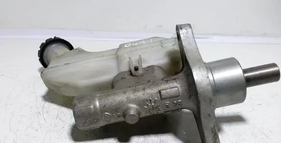 Renault Clio III Master brake cylinder 8200129956