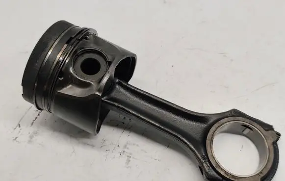 Mercedes-Benz A W168 Piston with connecting rod 6680300417 6680370301 6680300117