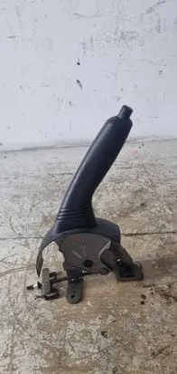 Handbrake/parking brake lever assembly