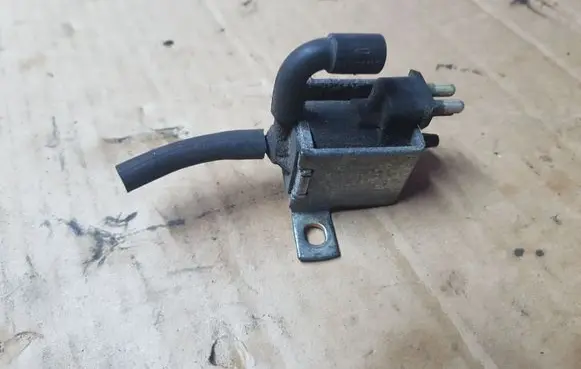 Mercedes-Benz S W140 Turbo solenoid valve 001540869