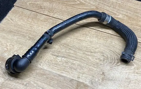Jaguar I-Pace Engine coolant pipe/hose J9D38D180AB
