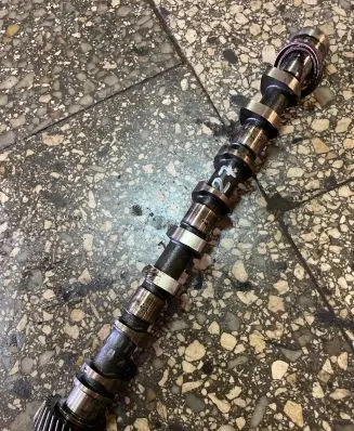 Opel Astra J Camshaft 
