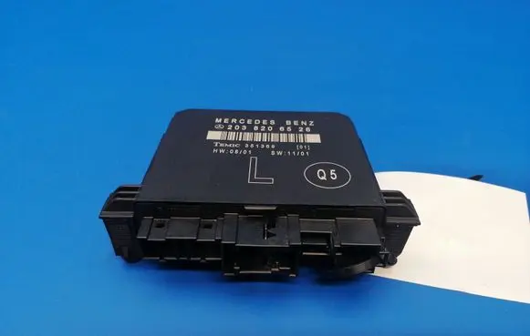 Mercedes-Benz C W203 Door control unit/module 2038206526