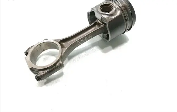 Mitsubishi Grandis Piston with connecting rod 