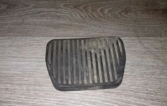 Volvo XC70 Brake pedal 3516078