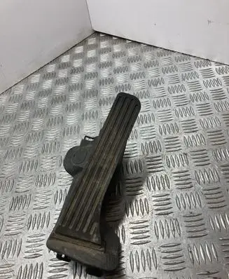 Volkswagen PASSAT B6 Accelerator throttle pedal 1K2721503M