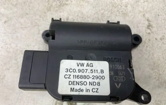Volkswagen PASSAT B6 Air flap motor/actuator 3C0907511B