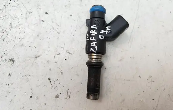 Opel Zafira B Fuel injector 25380933