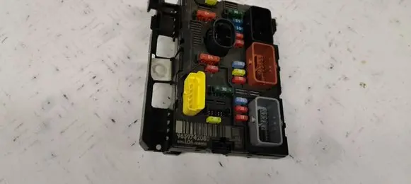 Peugeot 307 Fuse module 9659742080