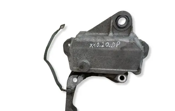 Volvo XC40 Engine mount bracket 32298305