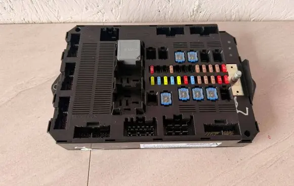 Jaguar XF X250 Fuse module 7370030730 BX2314B476AA