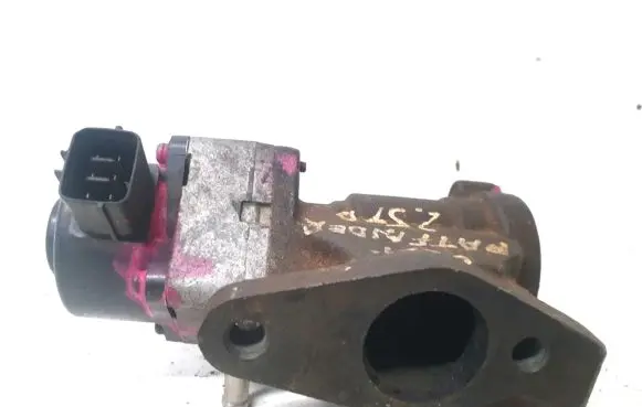Nissan Pathfinder R51 EGR valve