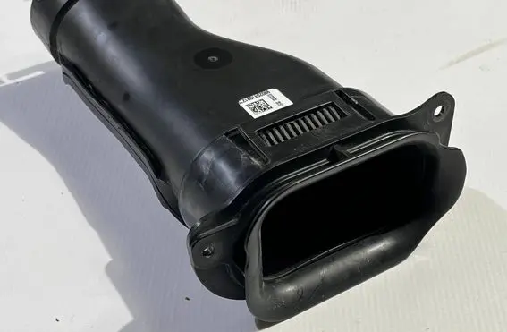 Ford Explorer VI Air intake duct part L1M39C675AC