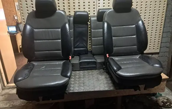 Seat set