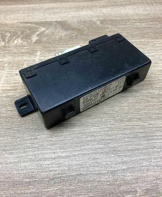 BMW 7 E38 Door control unit/module 8377601 689667