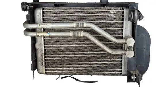 BMW X5 E70 Engine oil radiator 7585286 71980004