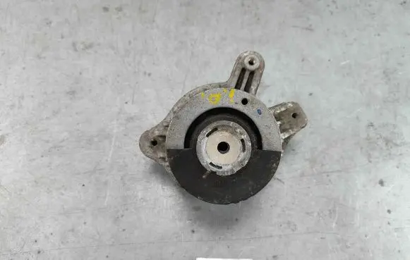 Mercedes-Benz E W213 Engine mount bracket a2132400500