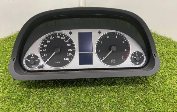 Mercedes-Benz B W245 Speedometer (instrument cluster) A1695403848 A1695405048 0263643338