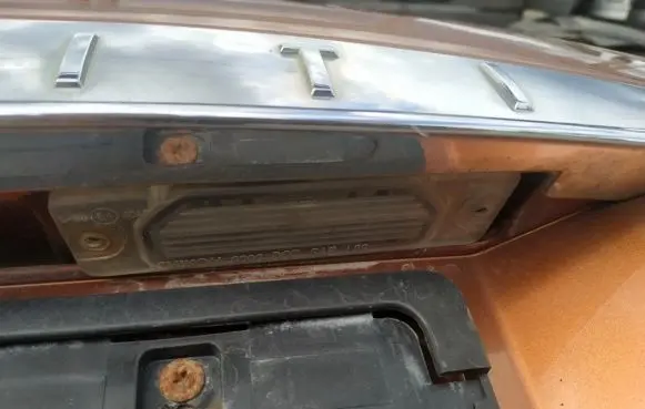 Infiniti FX Number plate light