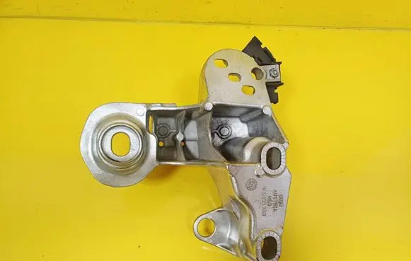 Audi A4 S4 B6 8E 8H Engine mounting bracket 8E0199352