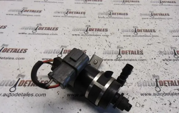 Honda CR-V Headlight washer pump 