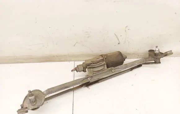 Toyota Avensis T250 Front wiper linkage and motor 