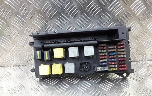 Mercedes-Benz Sprinter W906 Fuse box set 50JF11F01 A9065454701