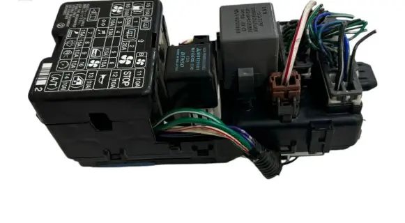 Mitsubishi L200 Fuse module MR563564
