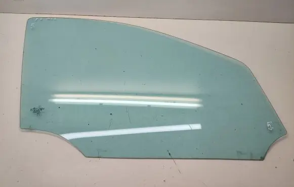 Mercedes-Benz ML W164 Front door window glass four-door 43R000004