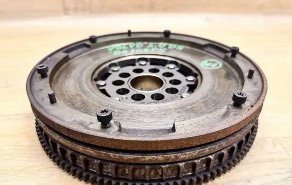 Volvo S60 Dual mass flywheel 31325021