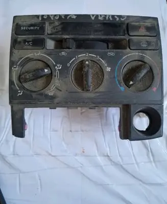 Toyota Corolla Verso E121 Climate control unit 555331301c