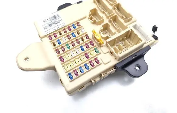 KIA Sorento Fuse module 954002P931