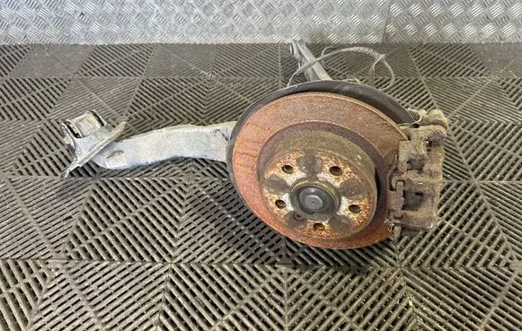 BMW 2 F46 Rear wheel hub spindle/knuckle 