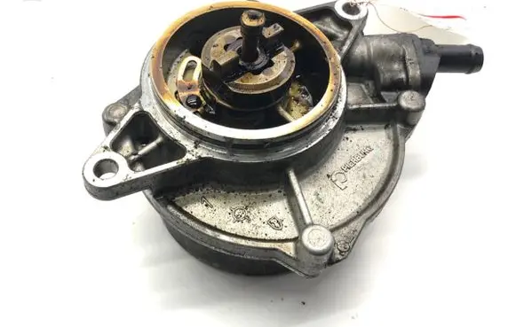 Audi A8 S8 D3 4E Vacuum pump