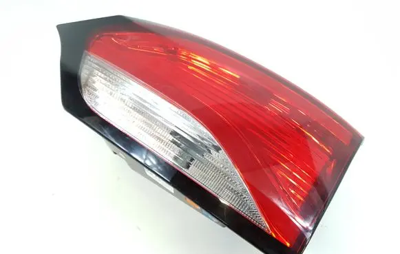 Chrysler Pacifica Tailgate rear/tail lights 68228940AE