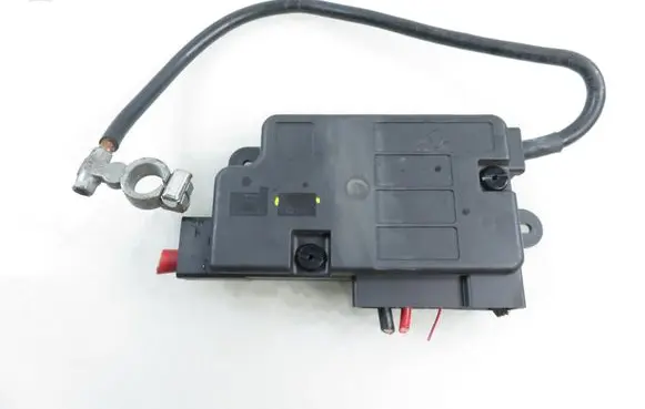 Volkswagen PASSAT B6 Battery relay fuse 8P0937548A