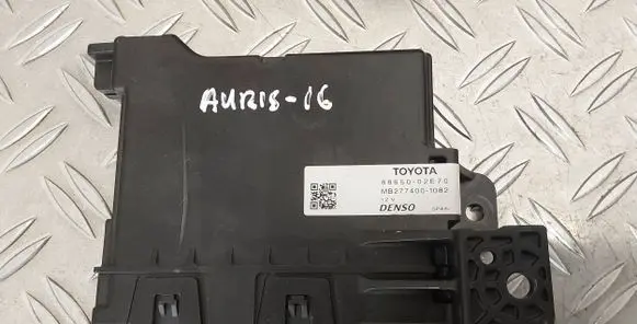 Toyota Auris E180 Climate control unit 8865002E70