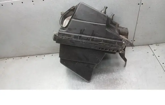 Nissan X-Trail T30 Air filter box 