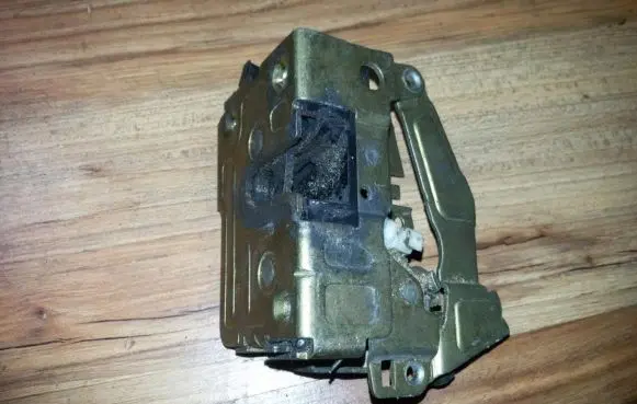 Renault Megane I Rear door lock