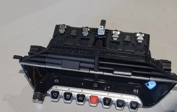 Peugeot 208 II Climate control unit 9823457080