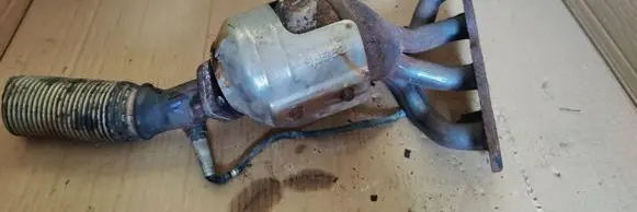 KIA Sportage Exhaust manifold brak