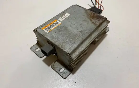 Dodge Caliber Sound amplifier 2T24 18C808 AA 2T2418C808AA