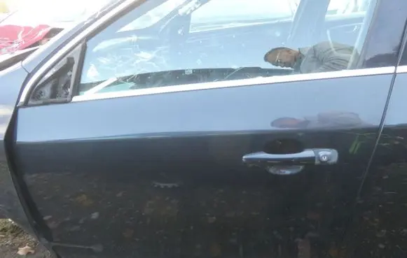 Volvo S60 Front door