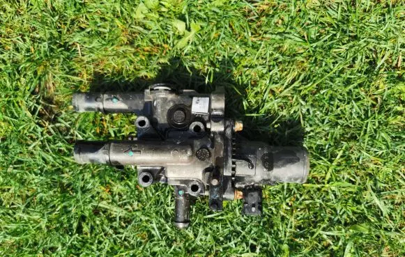 Thermostat/thermostat housing
