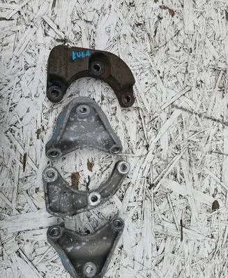 Ford Kuga II Engine mount bracket