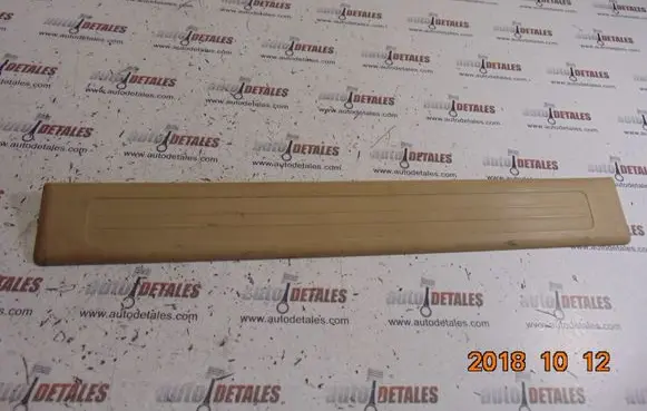 Mercedes-Benz GL X164 Front sill trim cover A1646800435