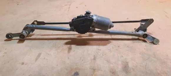 Dodge Durango Front wiper linkage and motor 68260523AC